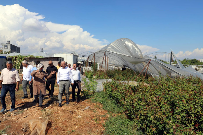 BAŞKAN GÜLTAK, HORTUM FELAKETİNDEN ETKİLENEN DİKİLİTAŞ’I ZİYARET ETTİ